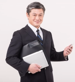 即日退職でも脱出24なら大丈夫と励ます脱出24スタッフ